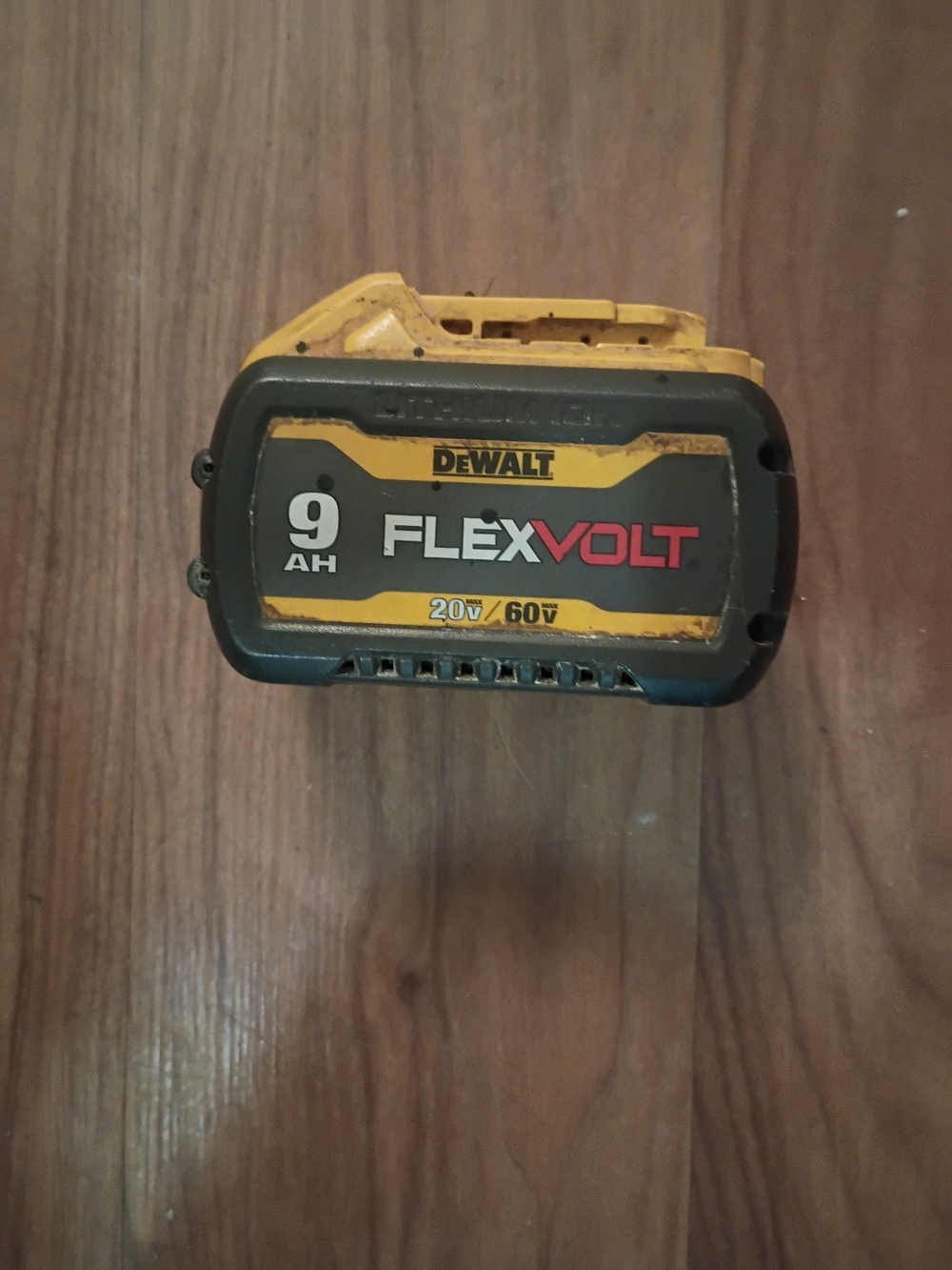 DEWALT FlexVolt 9Ah 20V/60V Battery Pack - Yellow/Black - Picture 5 of 5